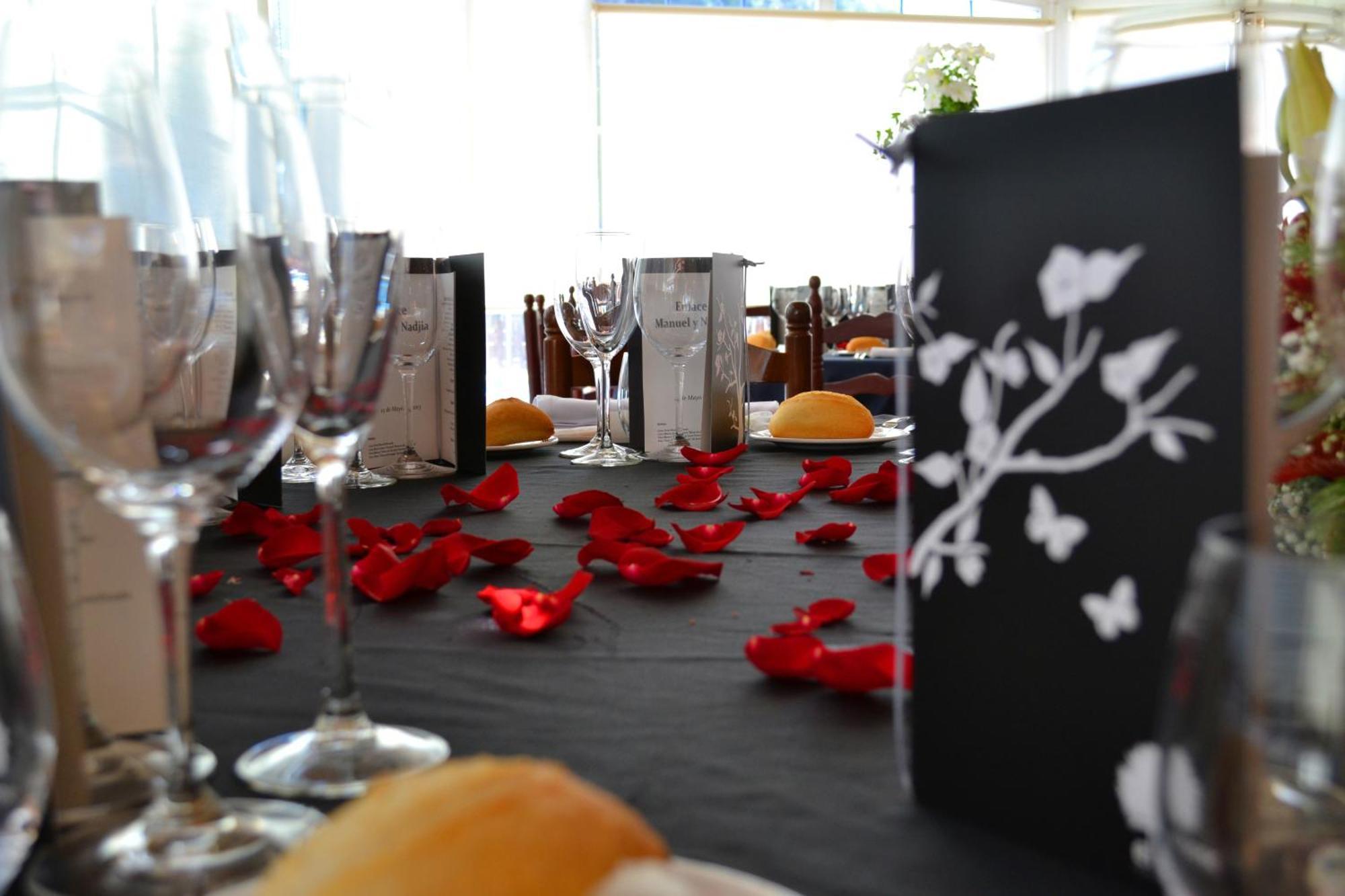 Hotel Restaurant El Bosc Banyeres del Penedes Rom bilde