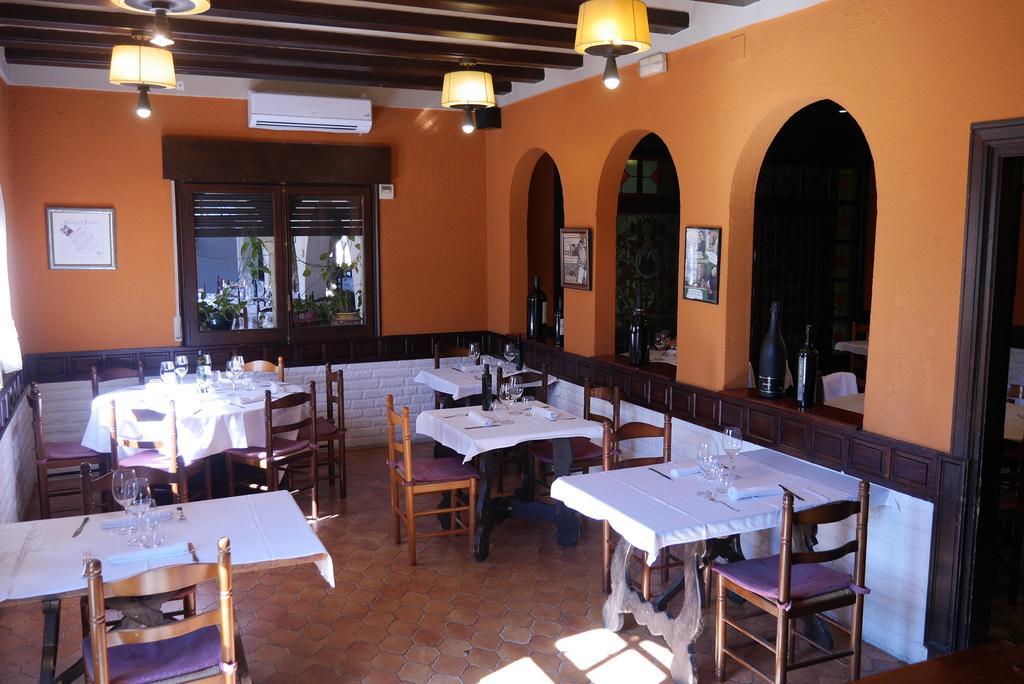 Hotel Restaurant El Bosc Banyeres del Penedes Eksteriør bilde