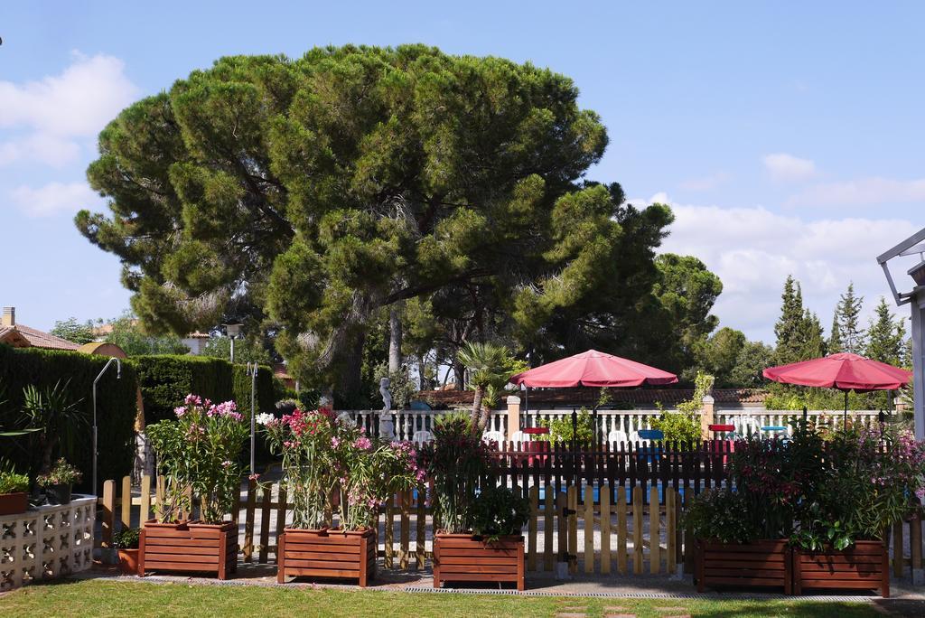 Hotel Restaurant El Bosc Banyeres del Penedes Eksteriør bilde