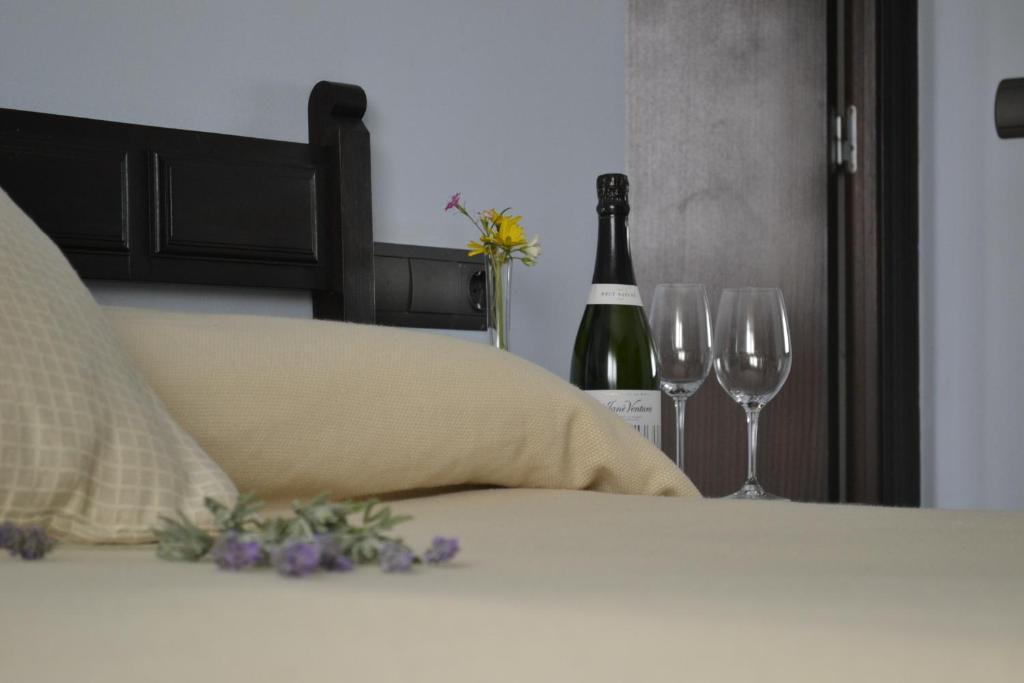 Hotel Restaurant El Bosc Banyeres del Penedes Rom bilde